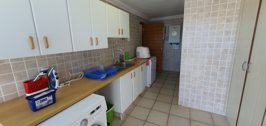 4 Bedroom Property for Sale in Mossel Bay Central Western Cape